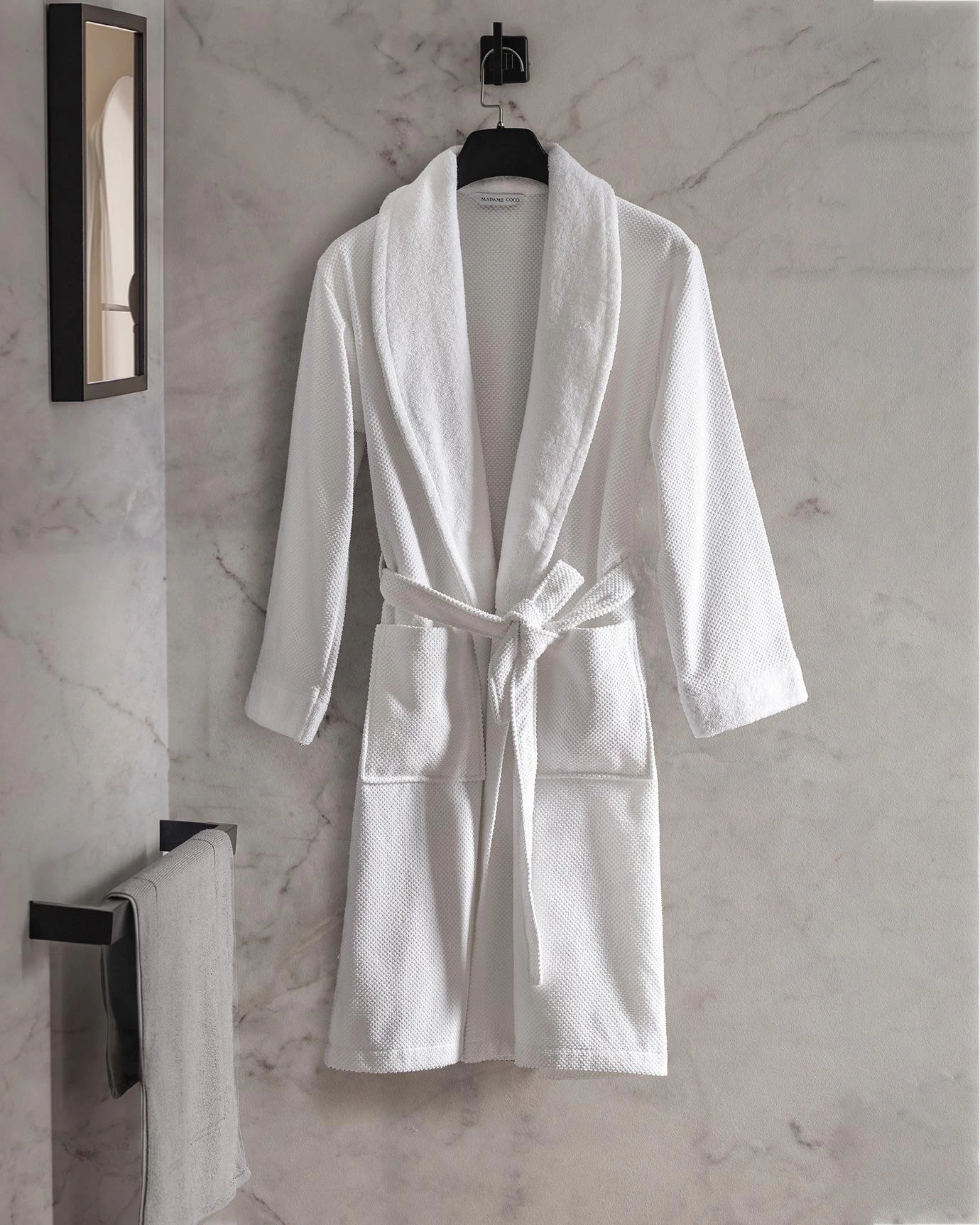 https://pub-6876de8987c3470585036704b8c85166.r2.dev/www.madamecocolebanon.com/public/data/products_gallery/65f3149c6a5ef.webp