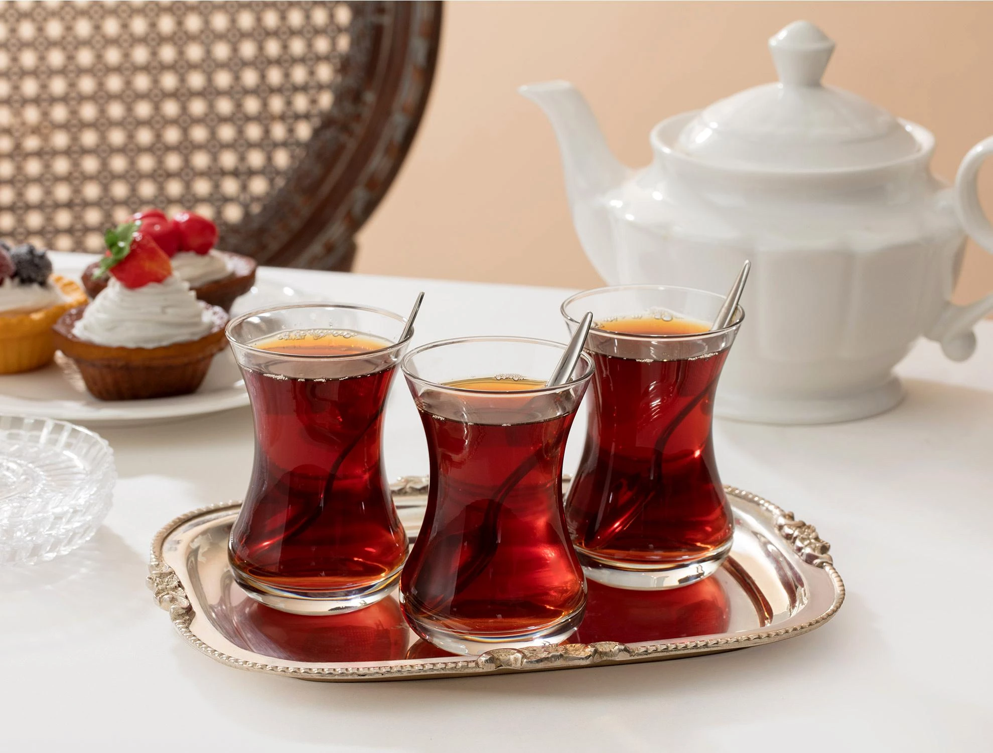 https://pub-6876de8987c3470585036704b8c85166.r2.dev/www.madamecocolebanon.com/public/data/products_gallery/66193f966eb1f.webp