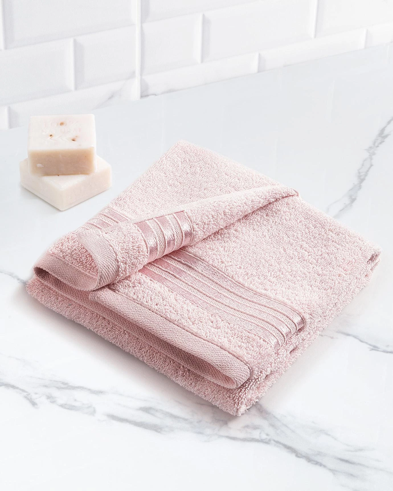 https://pub-6876de8987c3470585036704b8c85166.r2.dev/www.madamecocolebanon.com/public/data/products_gallery/67065f96d92ec.webp