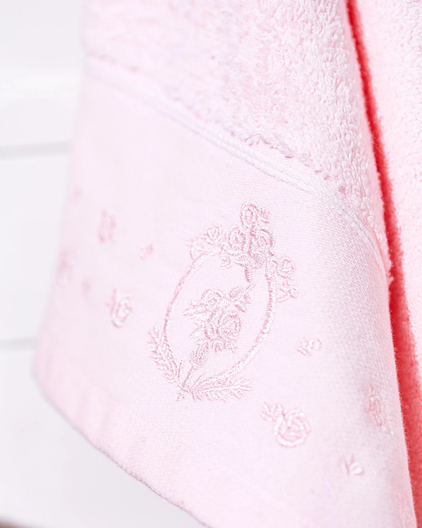 https://pub-6876de8987c3470585036704b8c85166.r2.dev/www.madamecocolebanon.com/public/data/products_gallery/6748789c04119.webp
