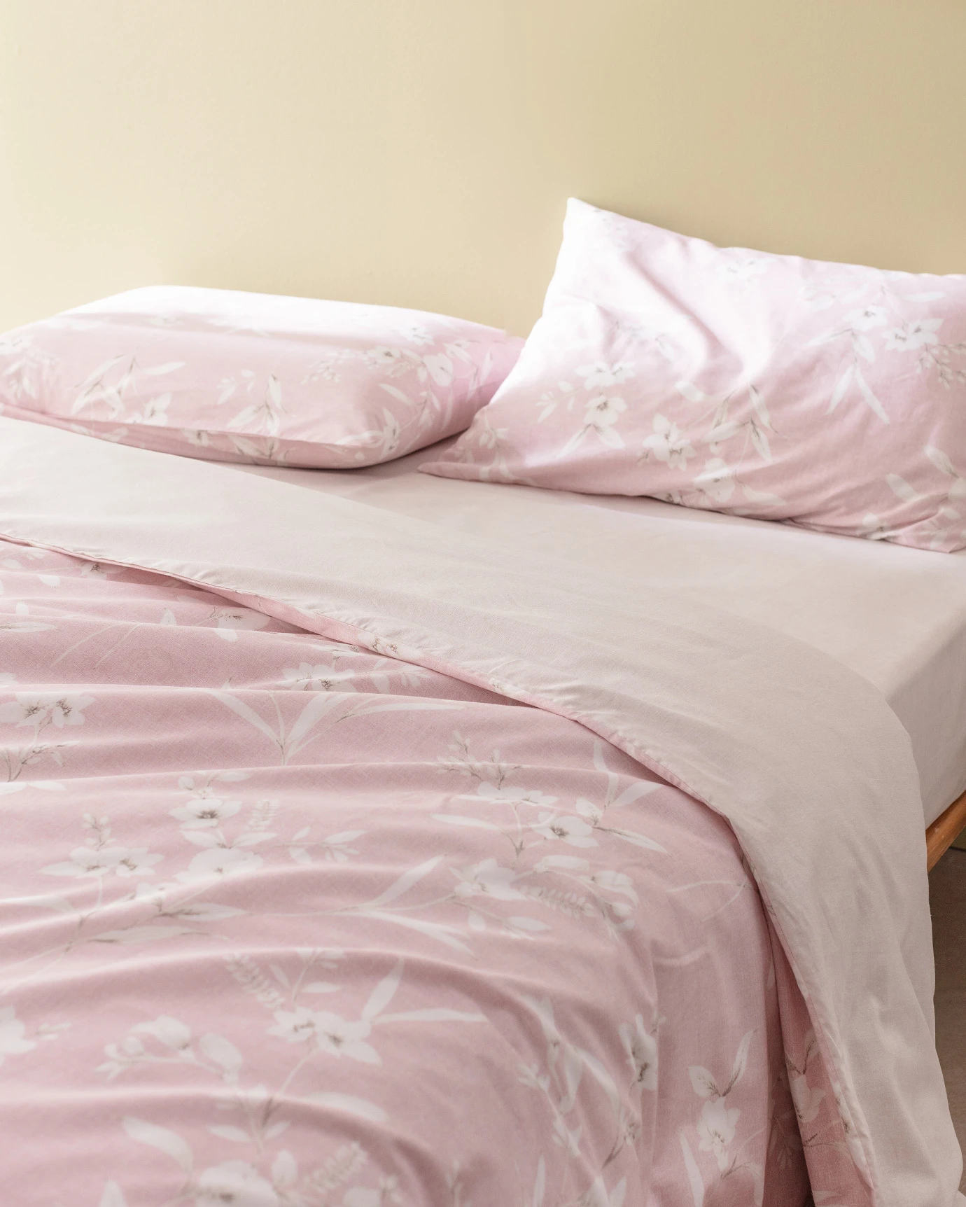 https://pub-6876de8987c3470585036704b8c85166.r2.dev/www.madamecocolebanon.com/public/data/products_gallery/67f4c79770e81.webp