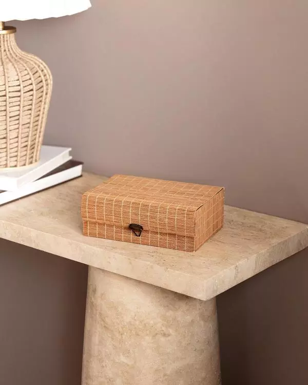 Simone Box