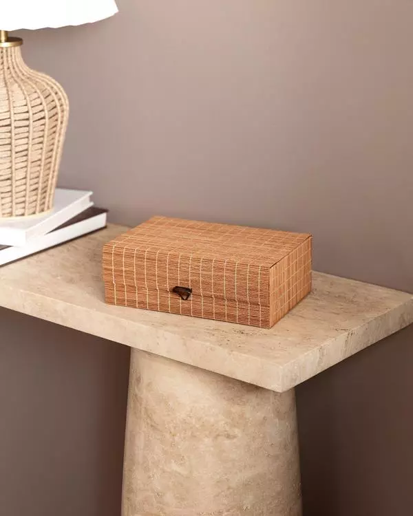 Simone Box