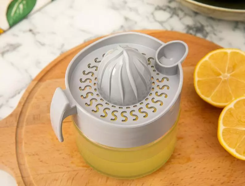 Holly Lemon Squeezer