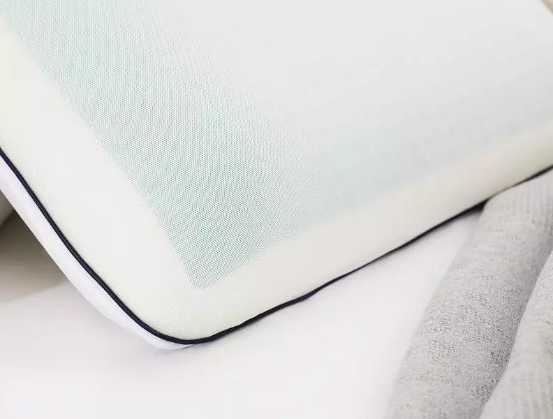 Fuchsia Visco Gel Cooling Pillow