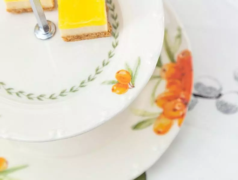 Eleagnus 2 Layer Cake Stand