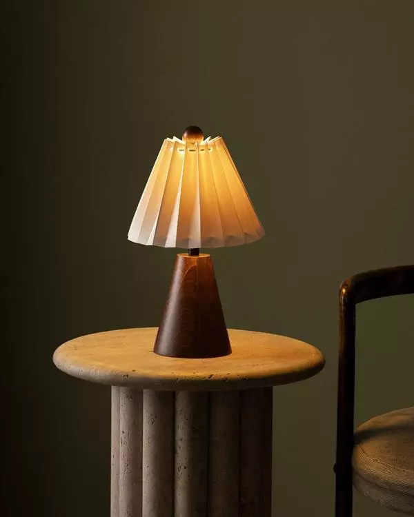 Charlotte Lamp