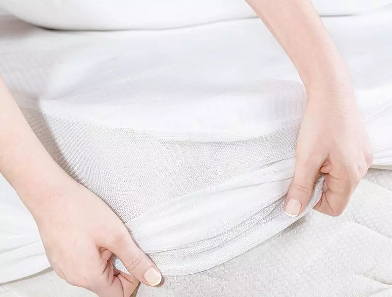 Flore Waterproof Fitted Bed Protector