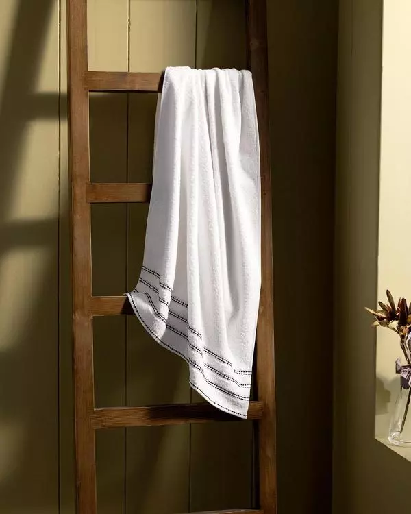 Fanya Bath Towel