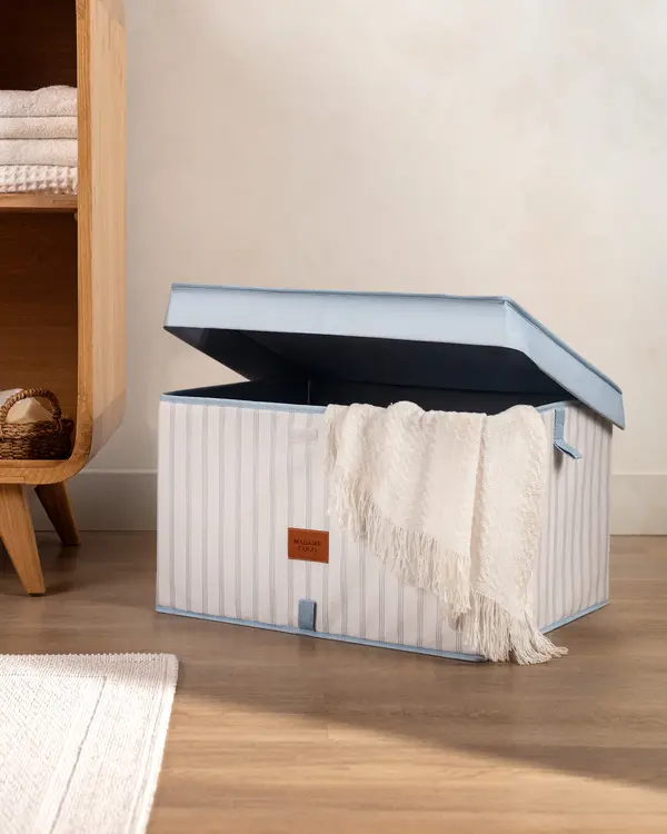 Nuage Regulatory Box With Lid