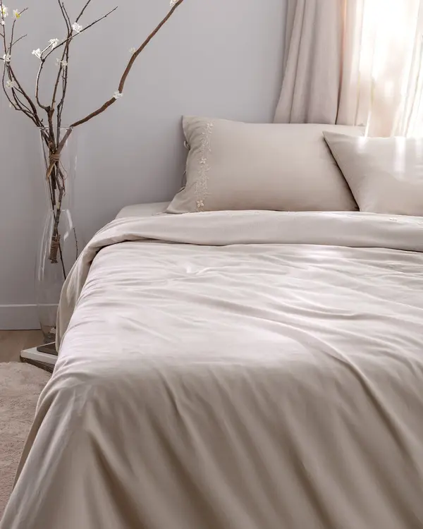 Loris Double Size Embroidered Duvet Cover Set