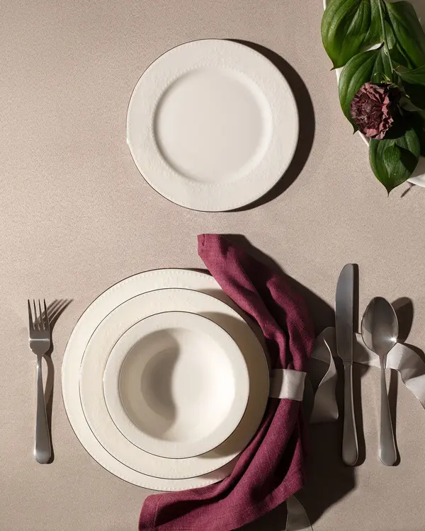 Relief Dinner Set 24 Pcs