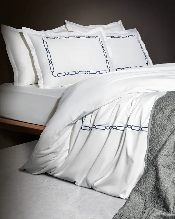 Lis King Size Duvet Cover Set - Embroidered - Satin