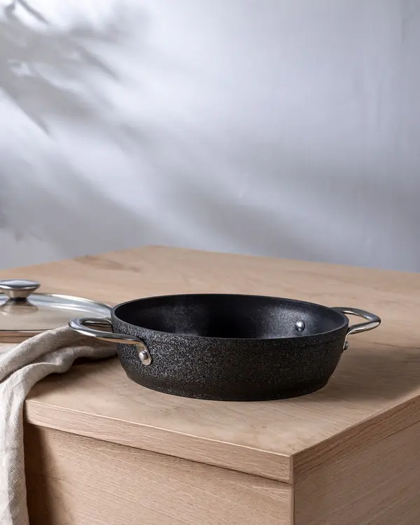 Noir Titanium Shallow Pot 22 Cm